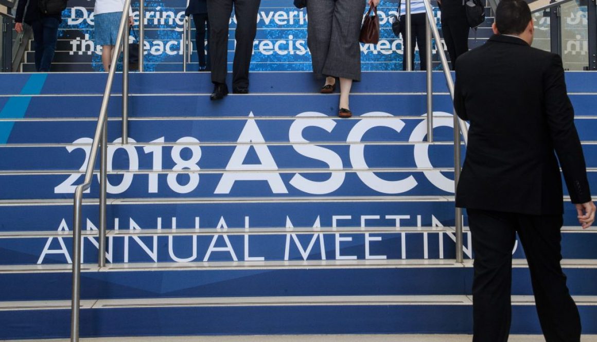 Attendees arrive during ASCO Annual Meeting