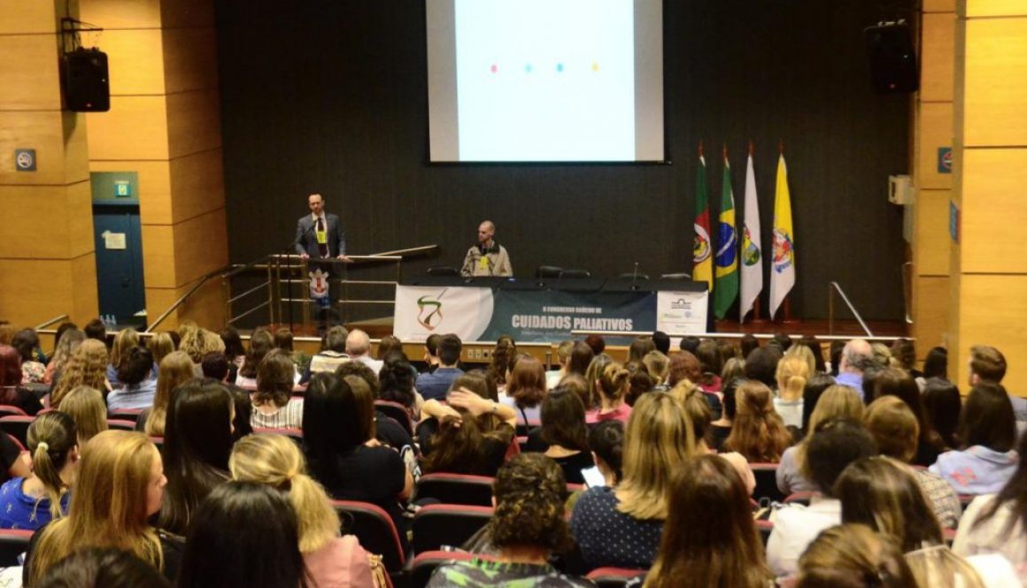 Mais de 270 pessoas estiveram presentes no II Congresso Gaúcho de Cuidados Paliativos